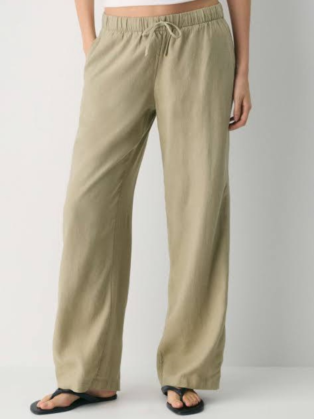NWT Aritzia - Linen Babaton Sontag Pant in Green Size Medium NWT